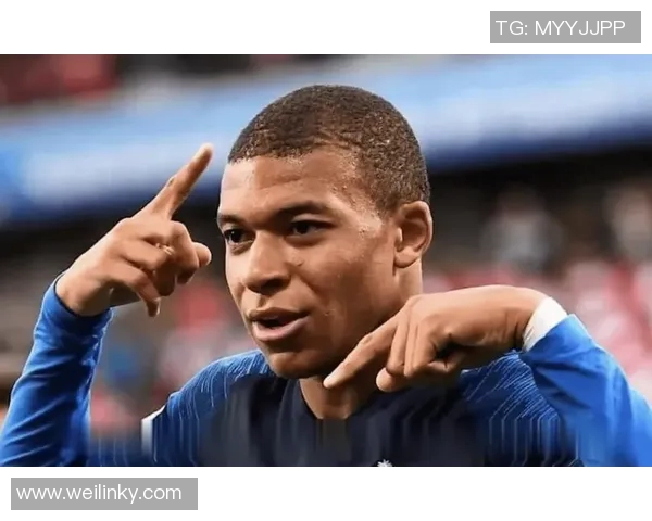 狂野足球巨星的逆袭之路：从街头少年到全球瞩目的球场传奇